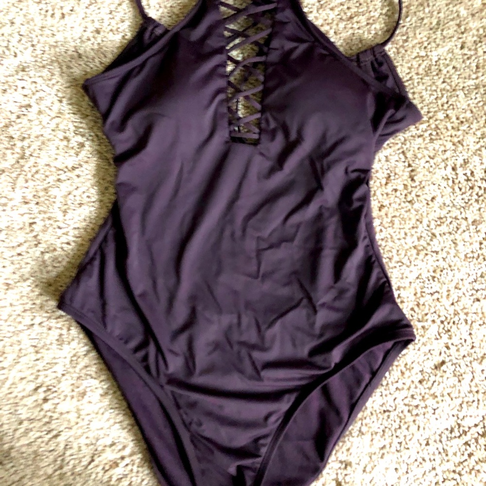 One piece Crisscross Bathing Suit